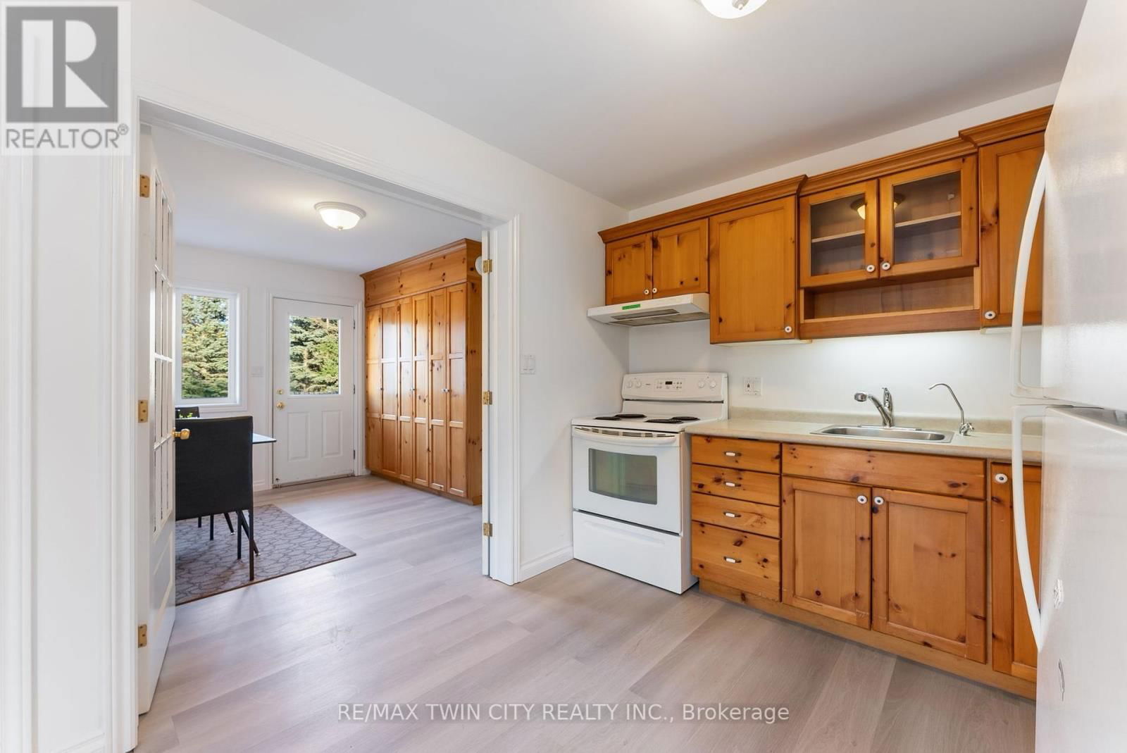 37 RIVER ROAD Image 26