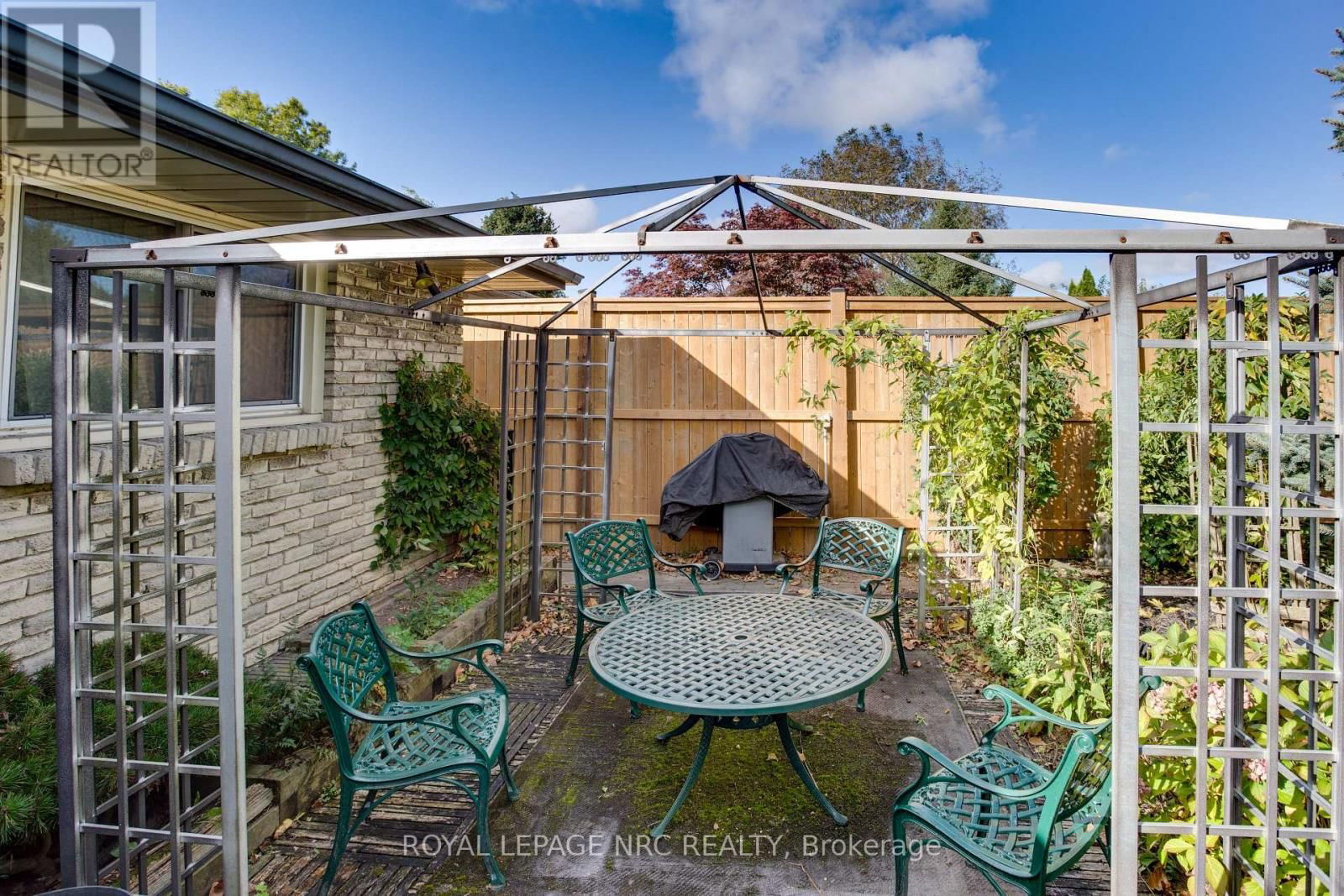 7061 DOLPHIN STREET Image 29