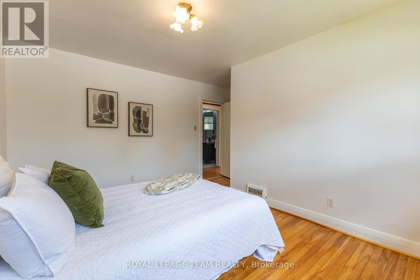 168 MUNROE AVENUE WEST Image 10