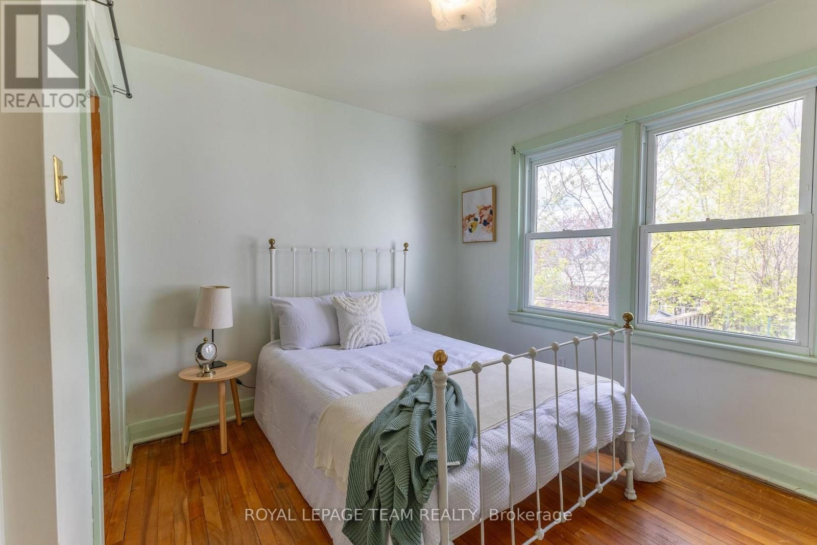 168 MUNROE AVENUE WEST Image 11