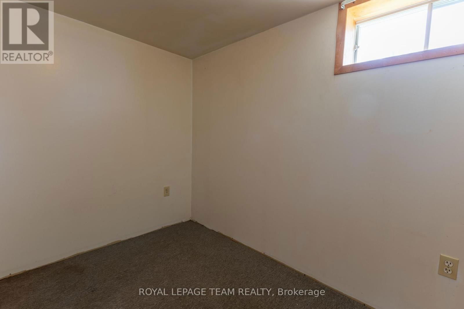 168 MUNROE AVENUE WEST Image 24