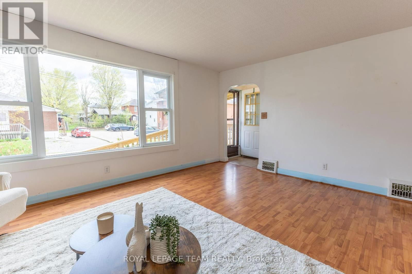 168 MUNROE AVENUE WEST Image 25