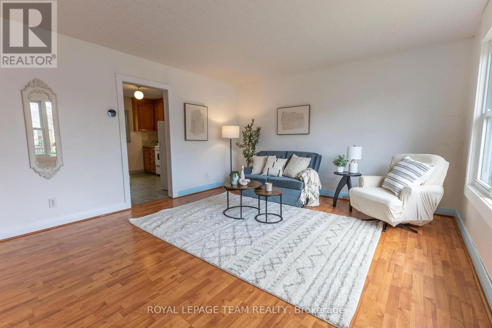 168 MUNROE AVENUE WEST Image 3
