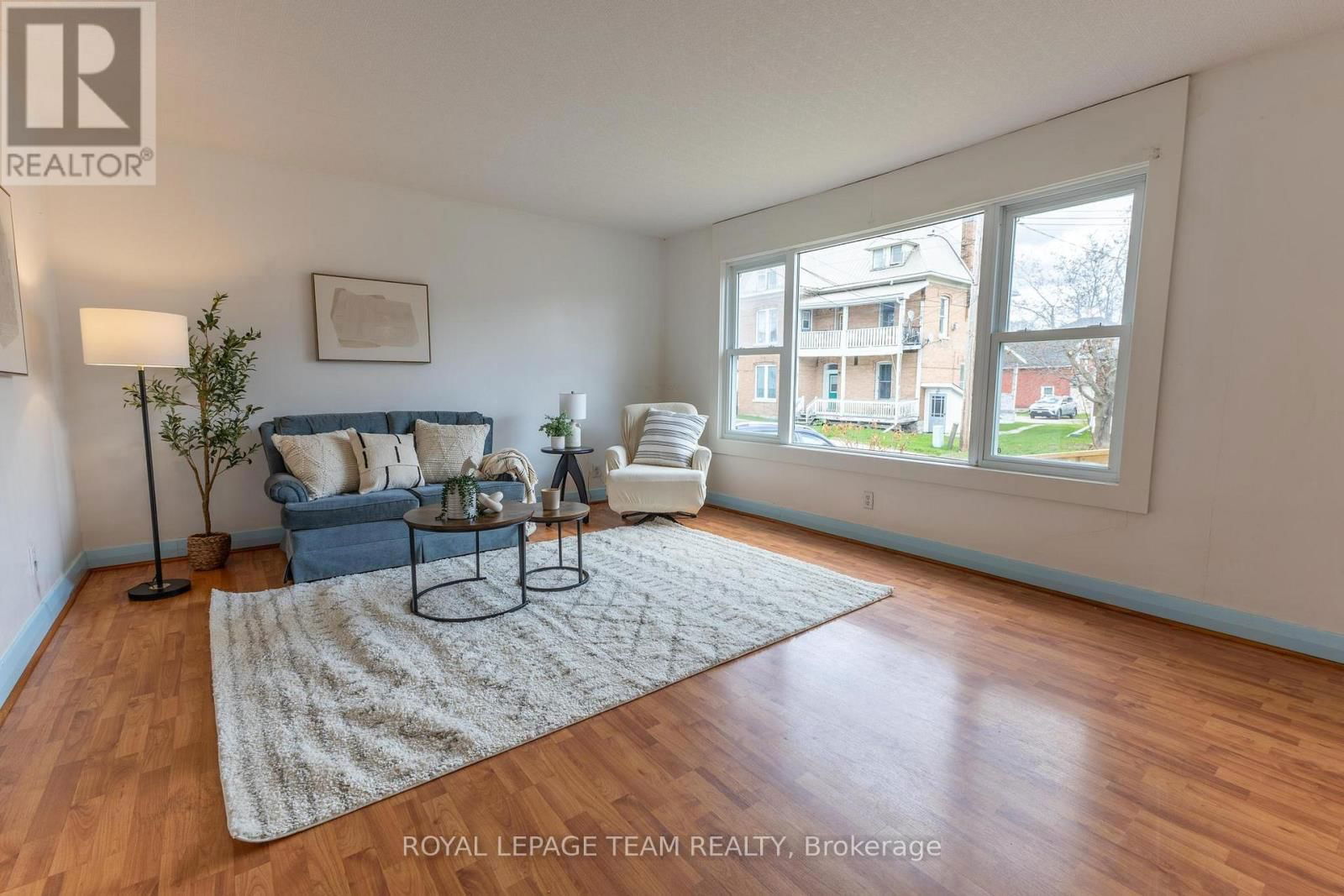 168 MUNROE AVENUE WEST Image 4