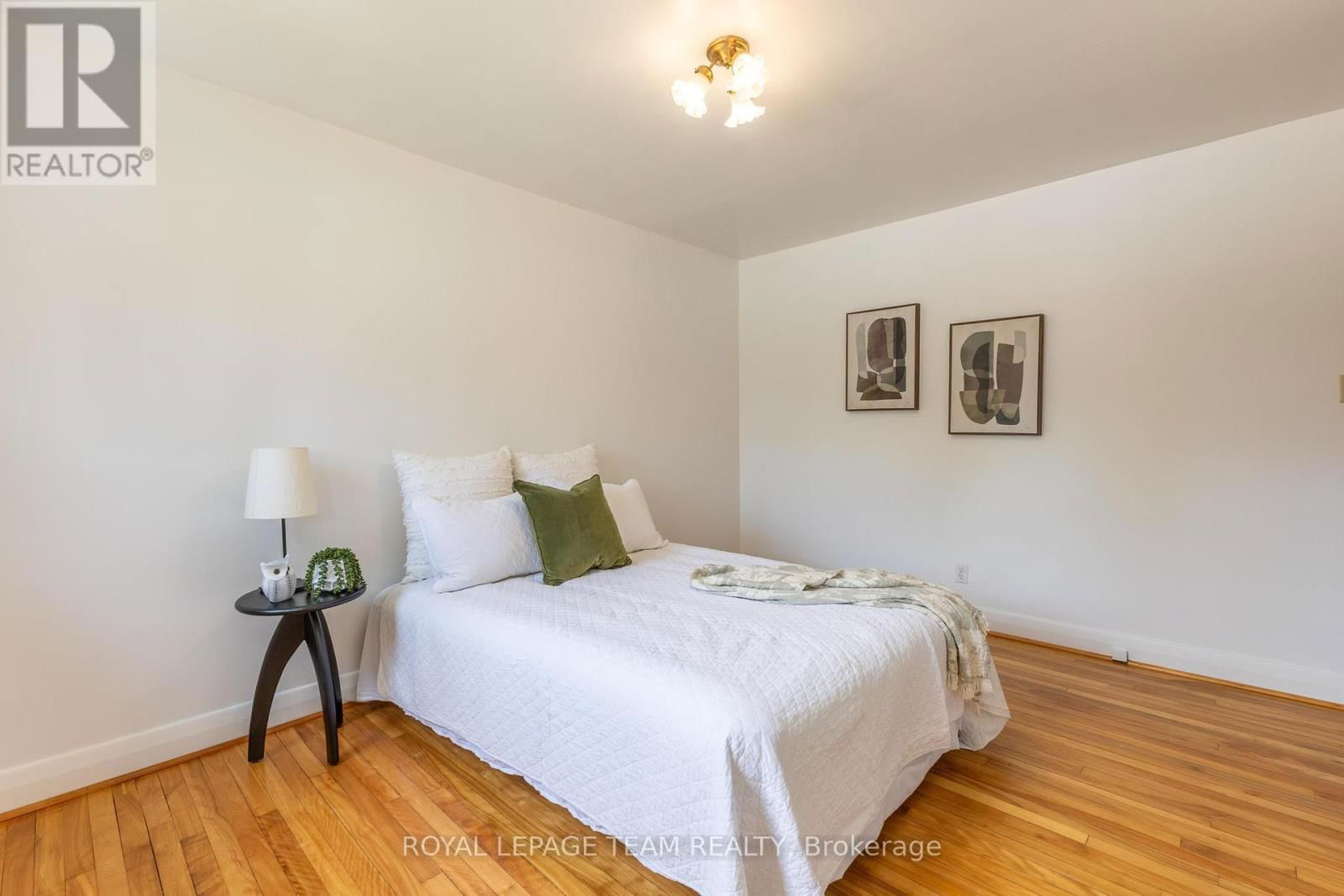 168 MUNROE AVENUE WEST Image 9