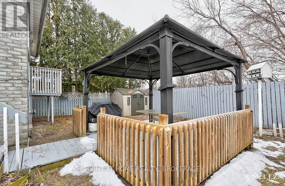 839 MOUNTAIN ASH ROAD WEST Image 28