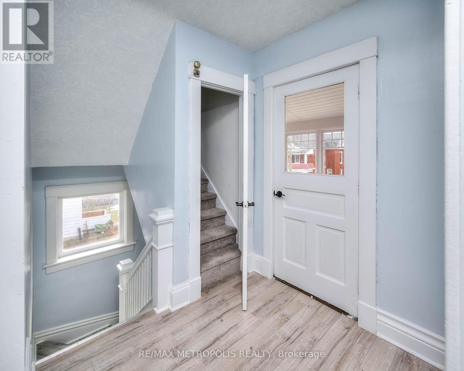 539 MOORE STREET Image 15
