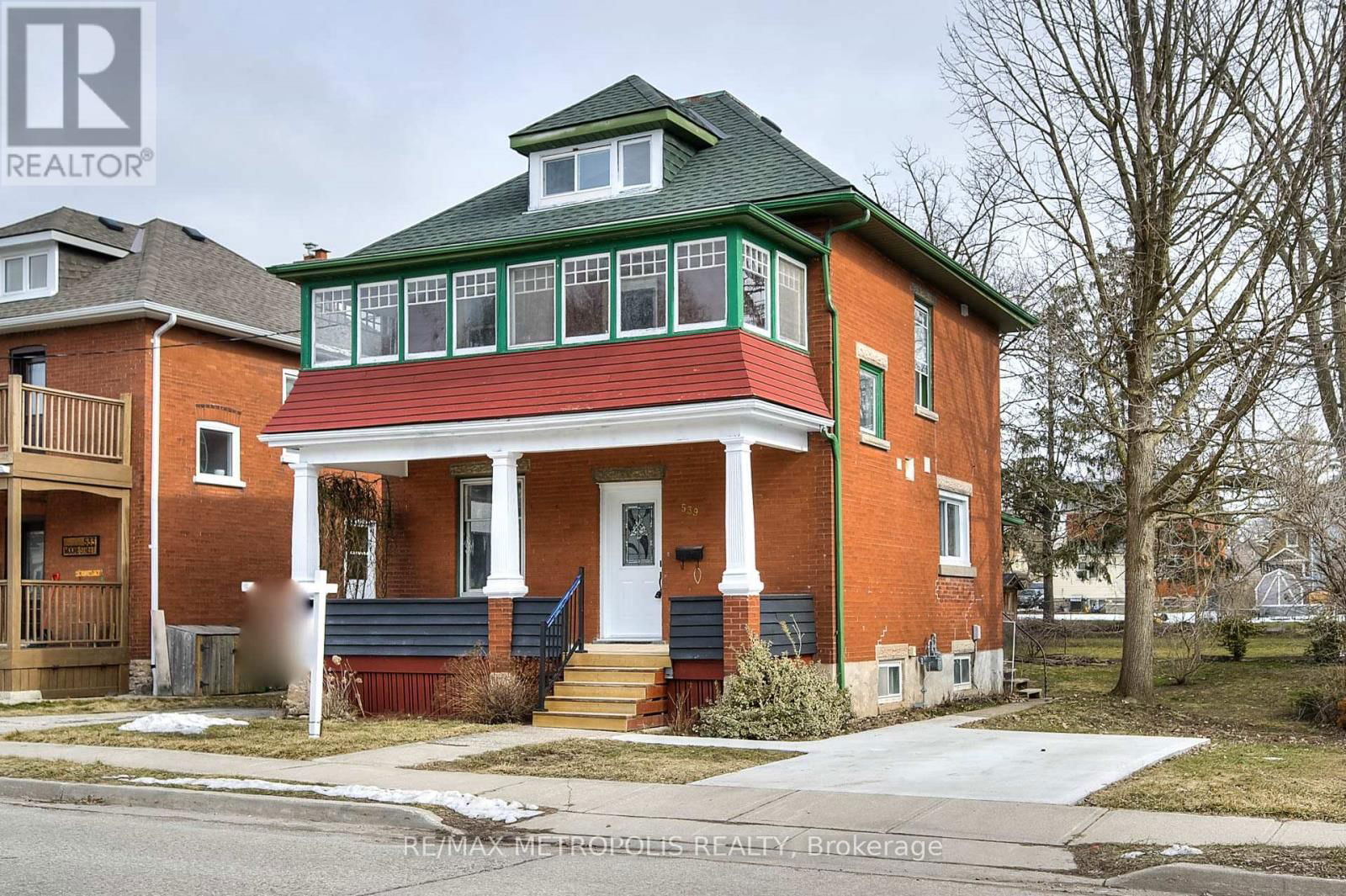 539 MOORE STREET Image 2