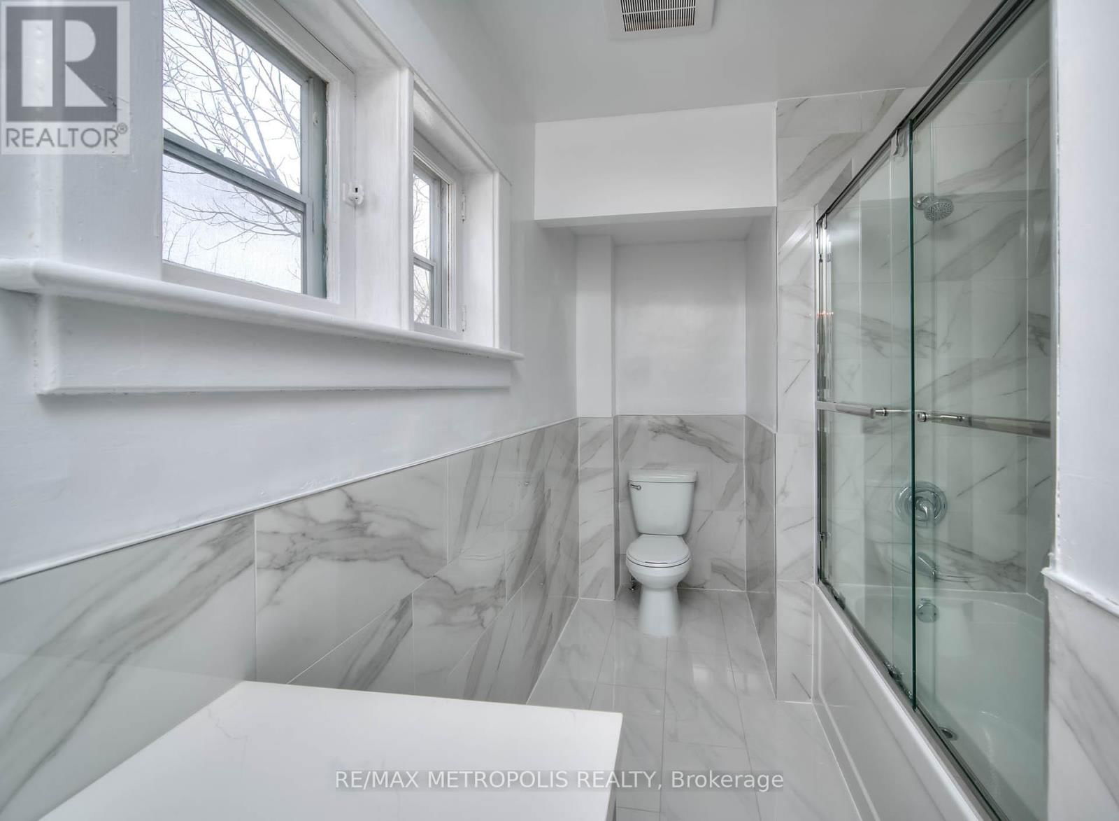 539 MOORE STREET Image 21