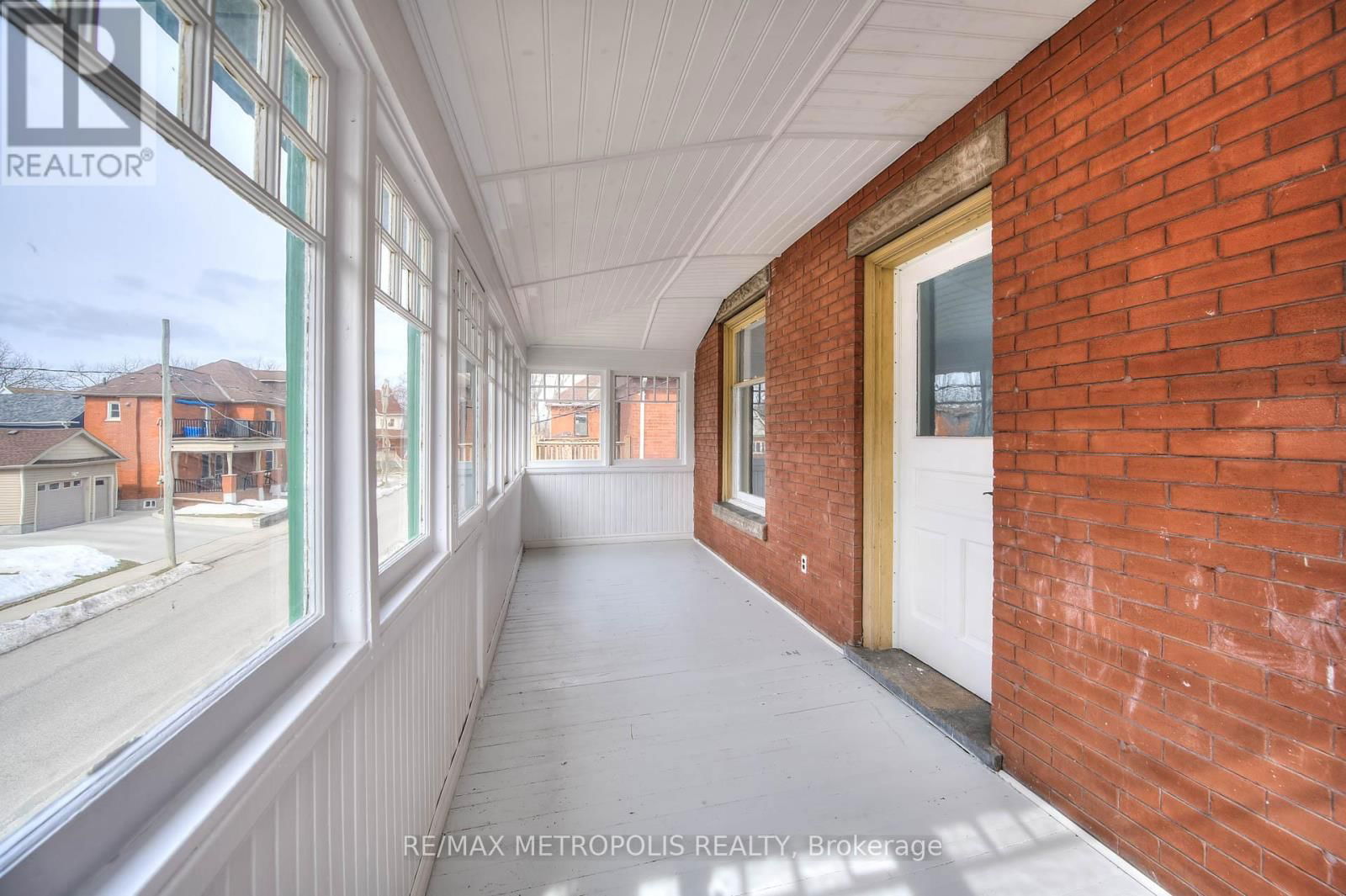 539 MOORE STREET Image 22