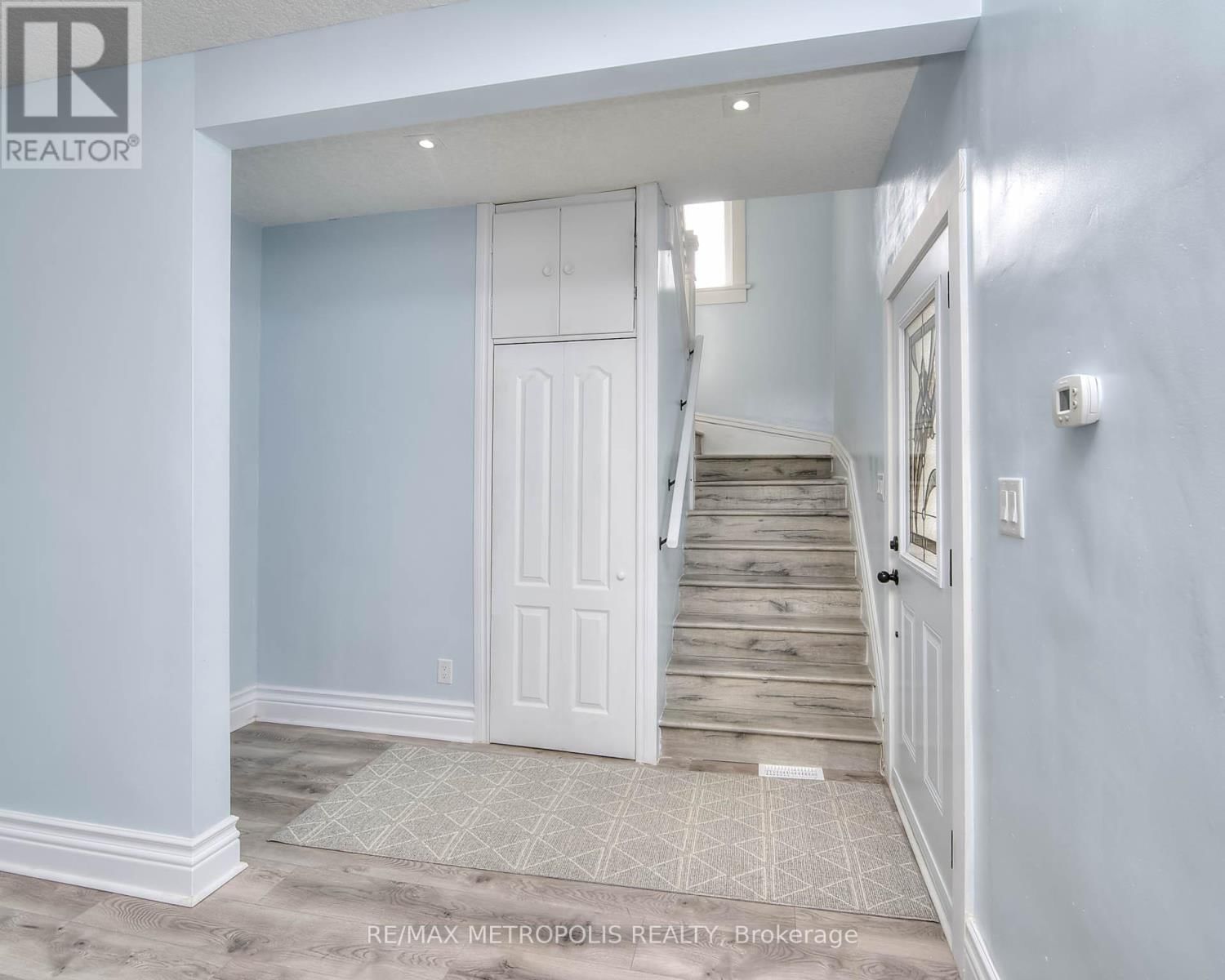 539 MOORE STREET Image 4