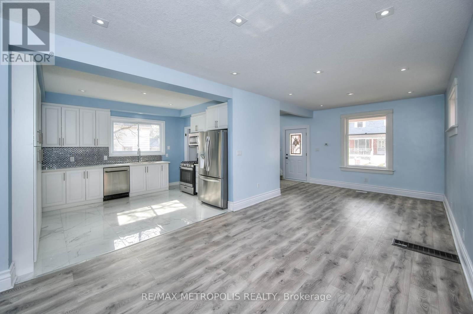 539 MOORE STREET Image 7