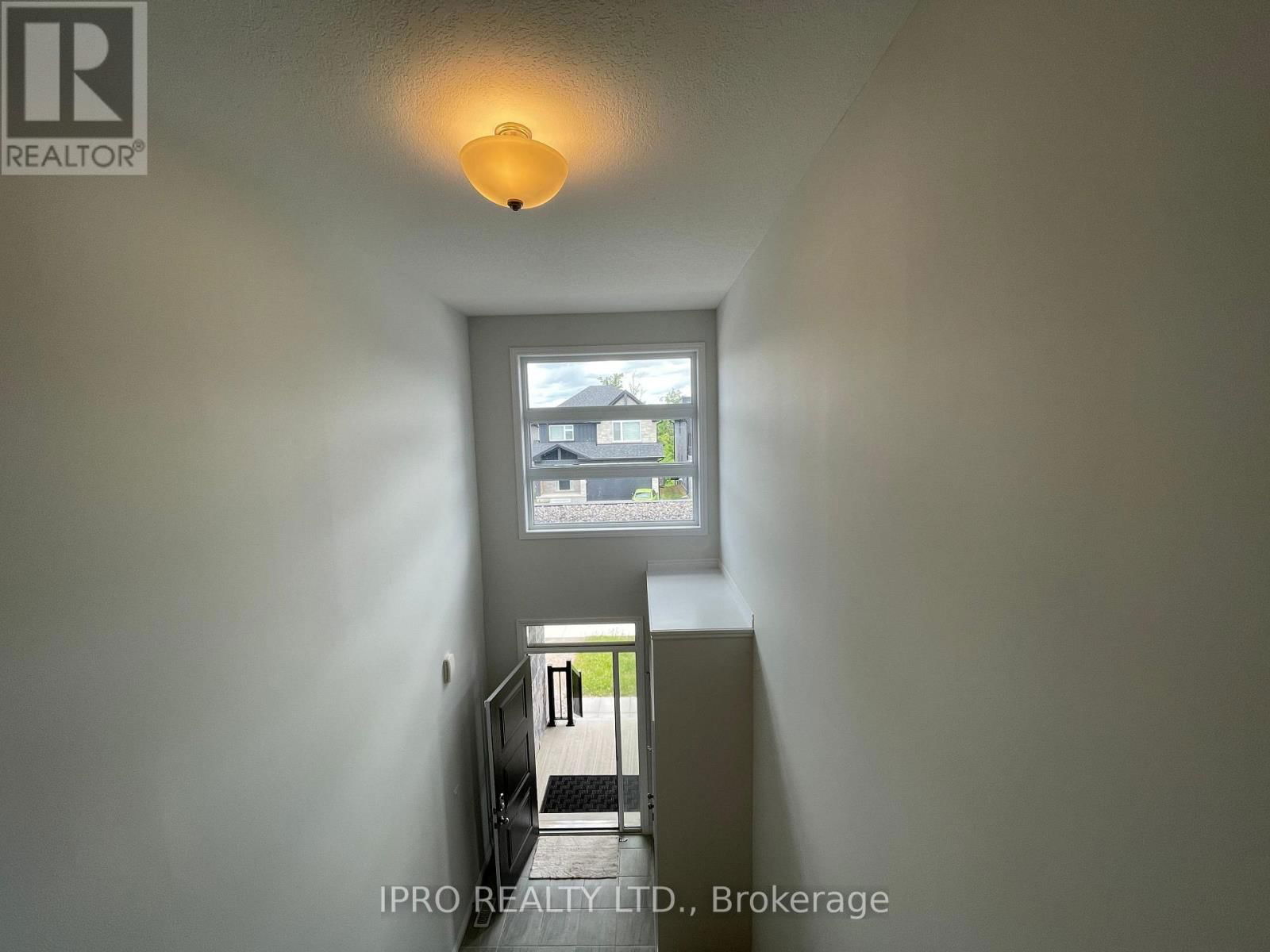 516 DOONWOODS CRESCENT WEST Image 32