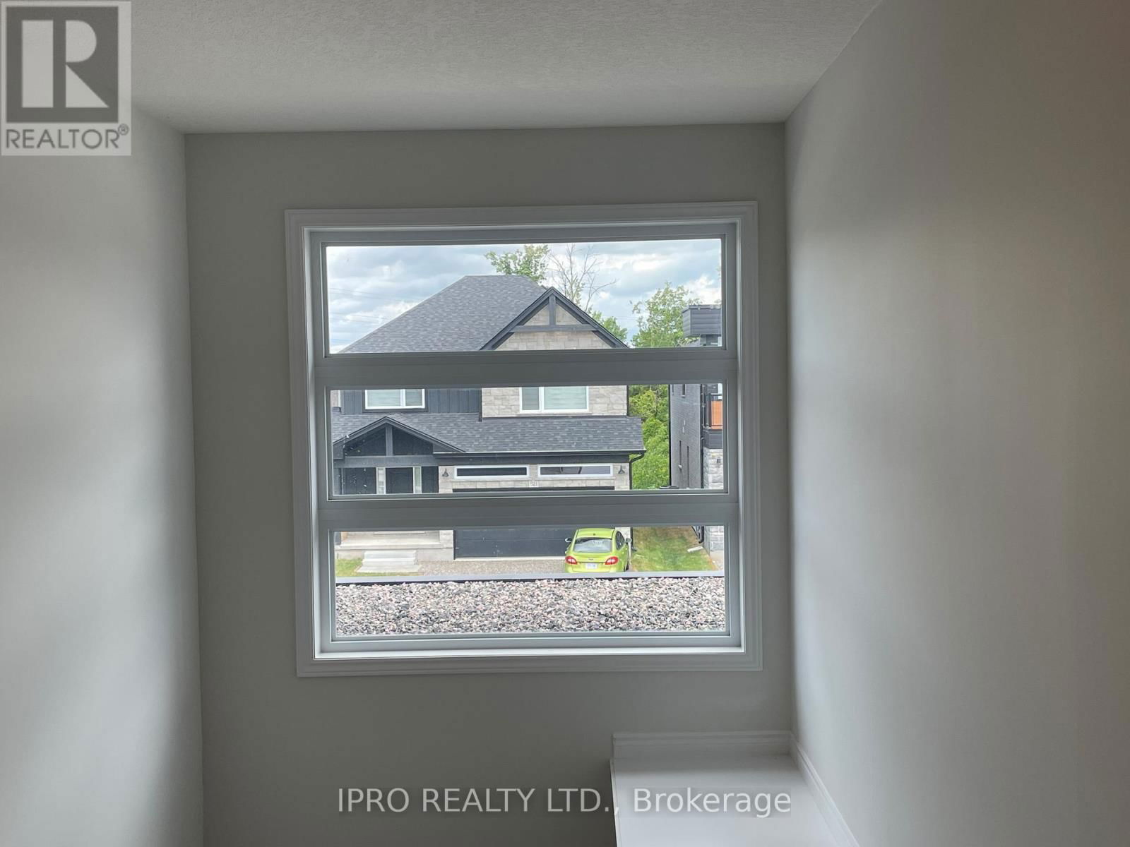 516 DOONWOODS CRESCENT WEST Image 33