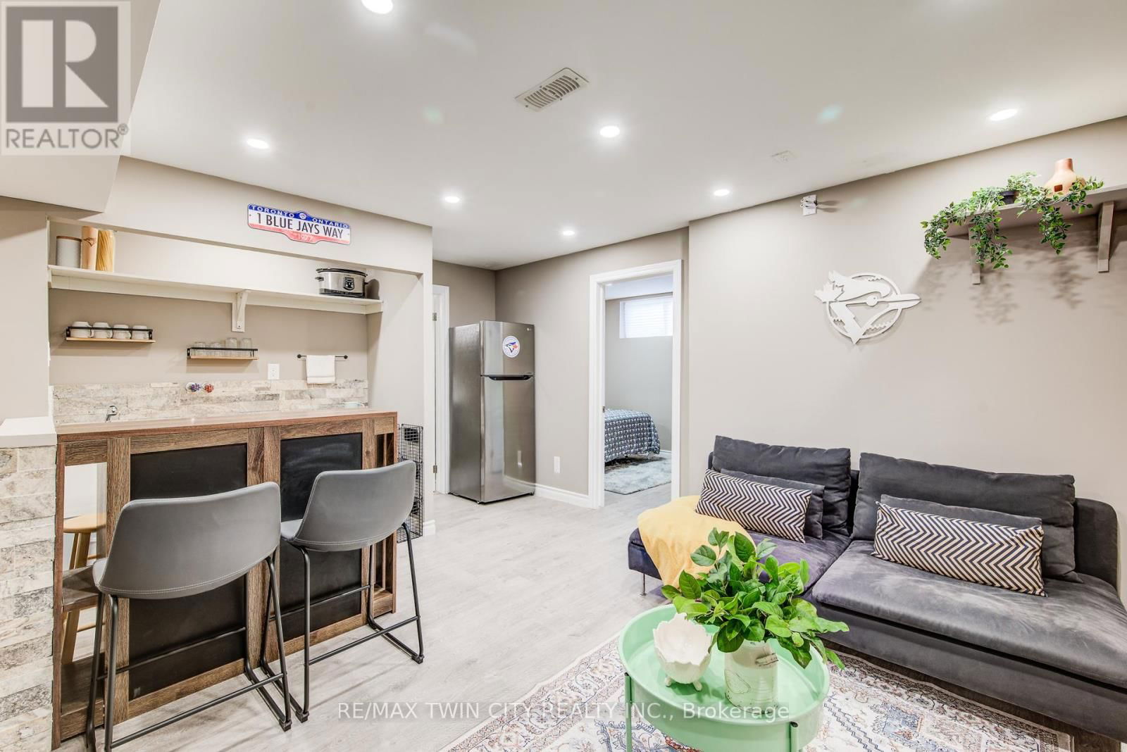 616 FRIEBURG DRIVE Image 34