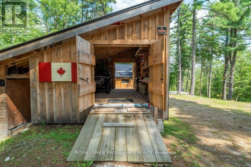 1812 NORWAY-LAKE LANE Image 34