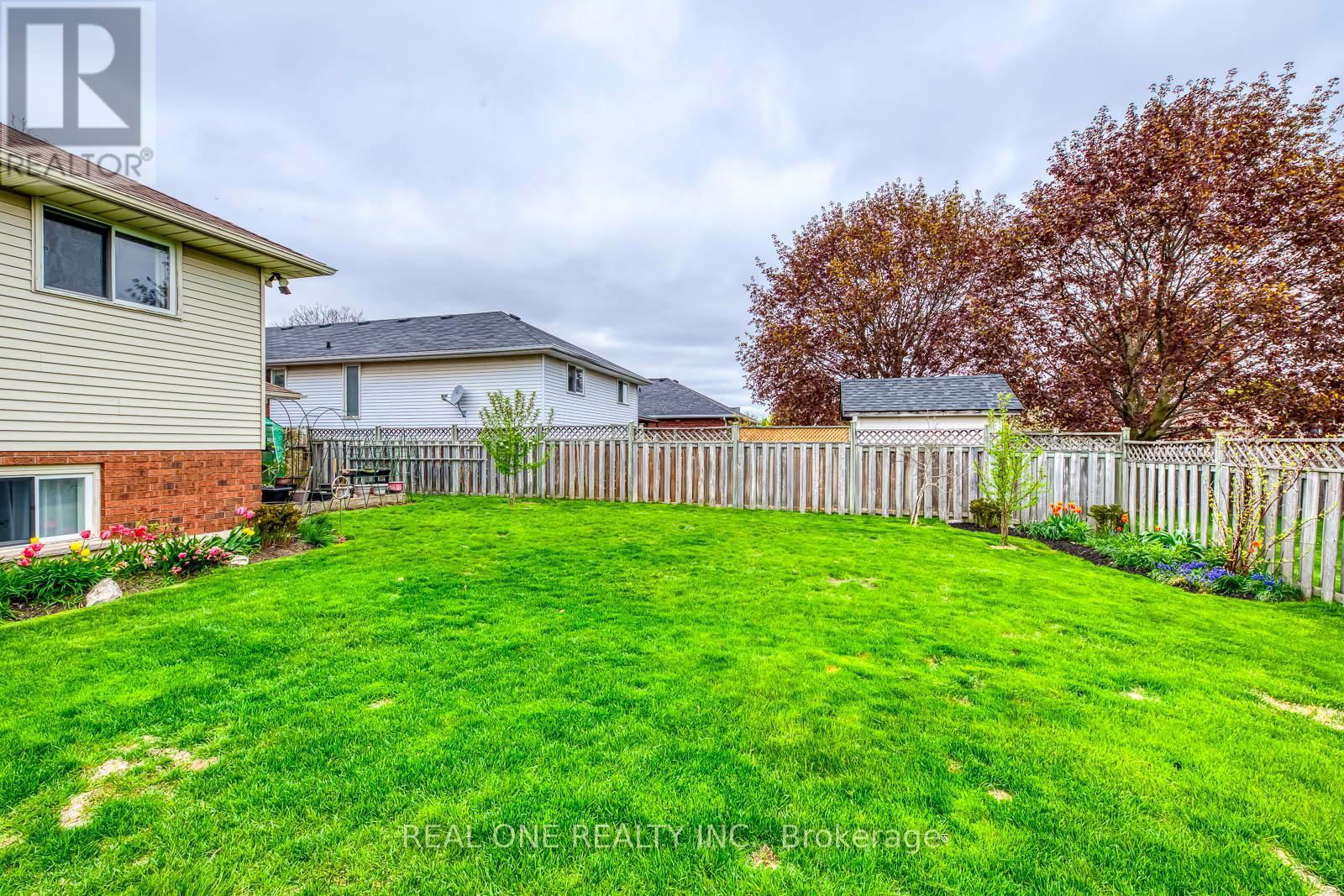 47 TRILLIUM WAY Image 32