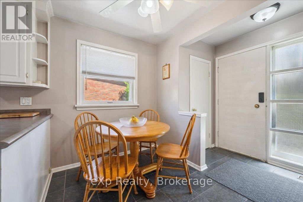 12 LINCOLN CRESCENT Image 16