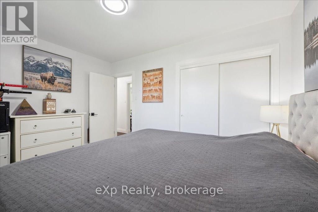 12 LINCOLN CRESCENT Image 18