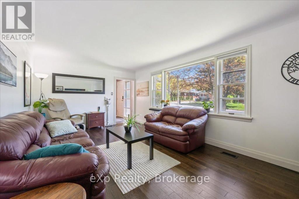 12 LINCOLN CRESCENT Image 7