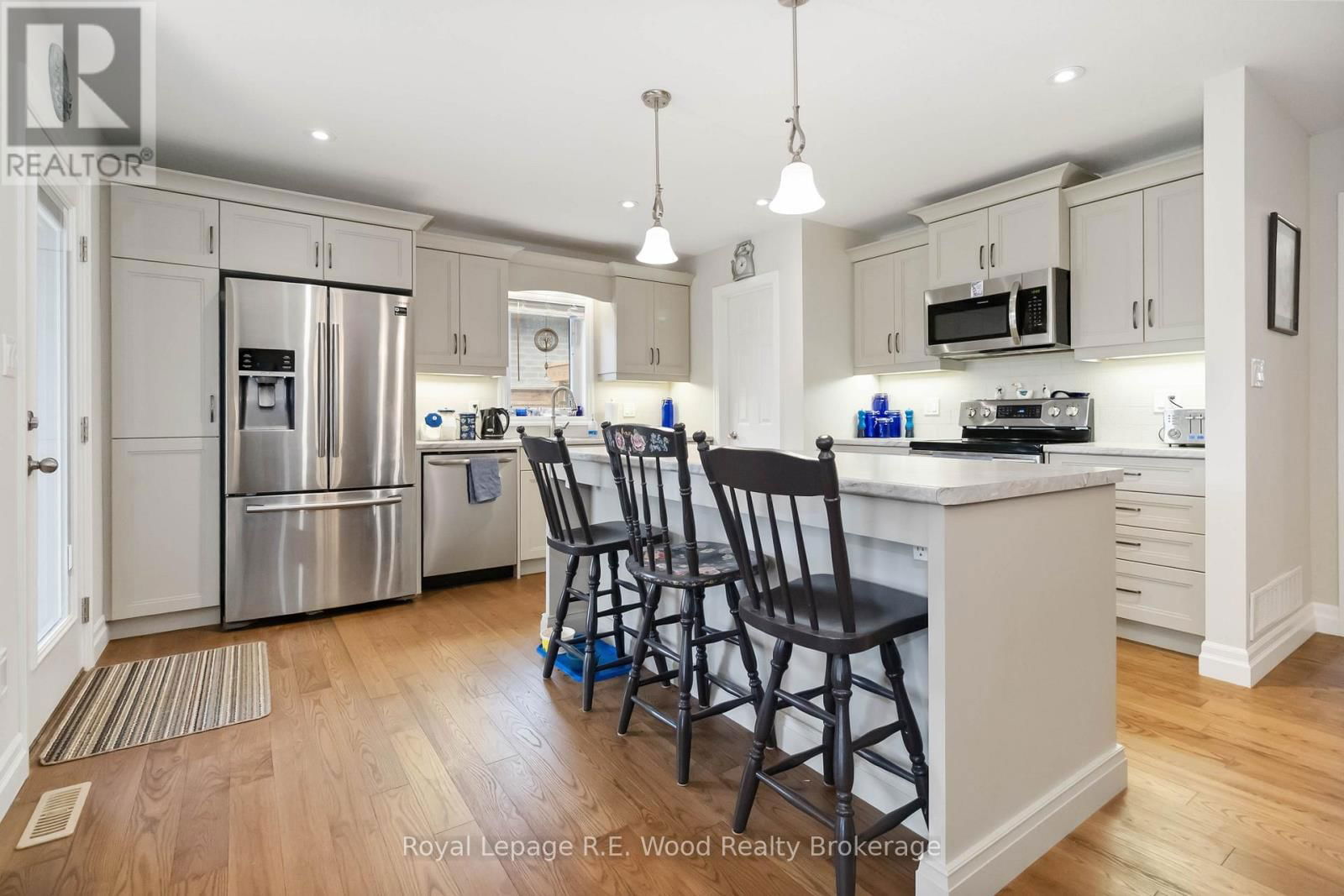 301 WILSON AVENUE Image 14