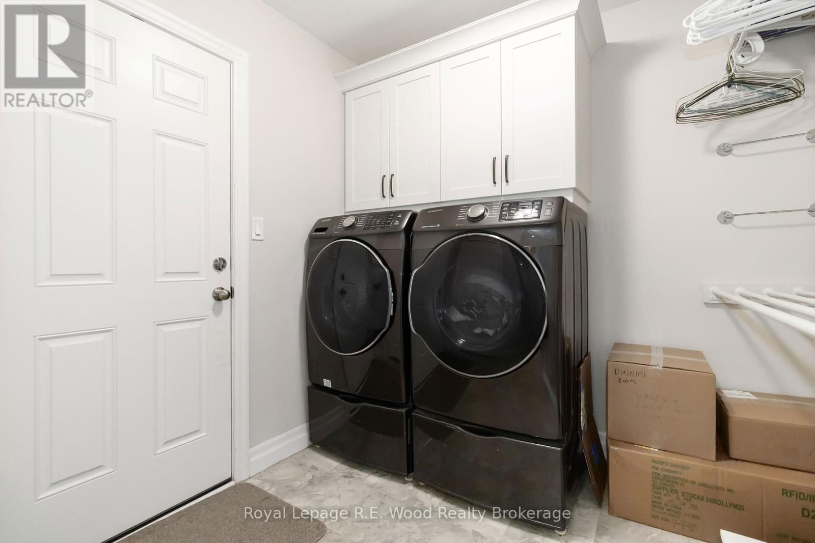 301 WILSON AVENUE Image 21