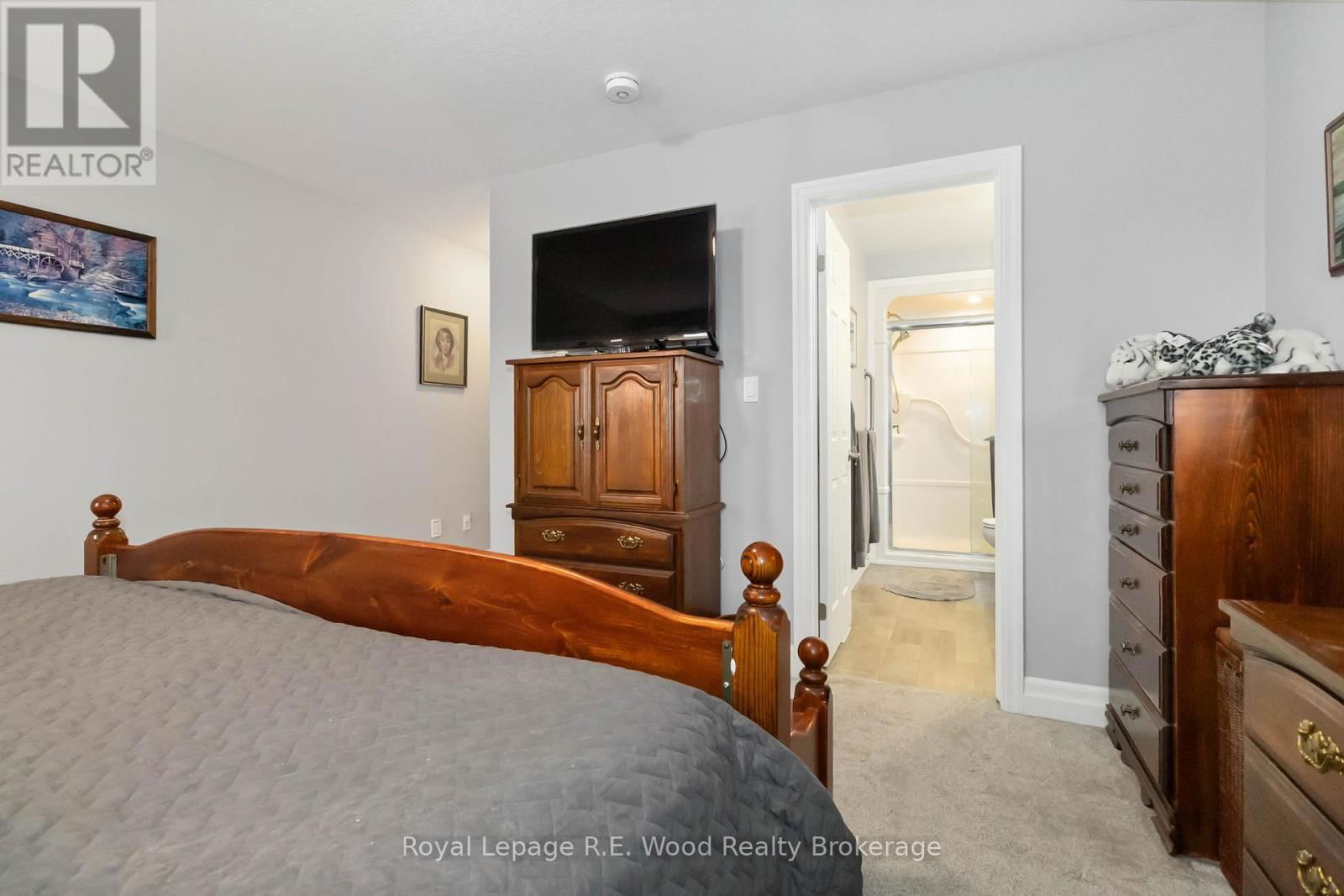 301 WILSON AVENUE Image 26