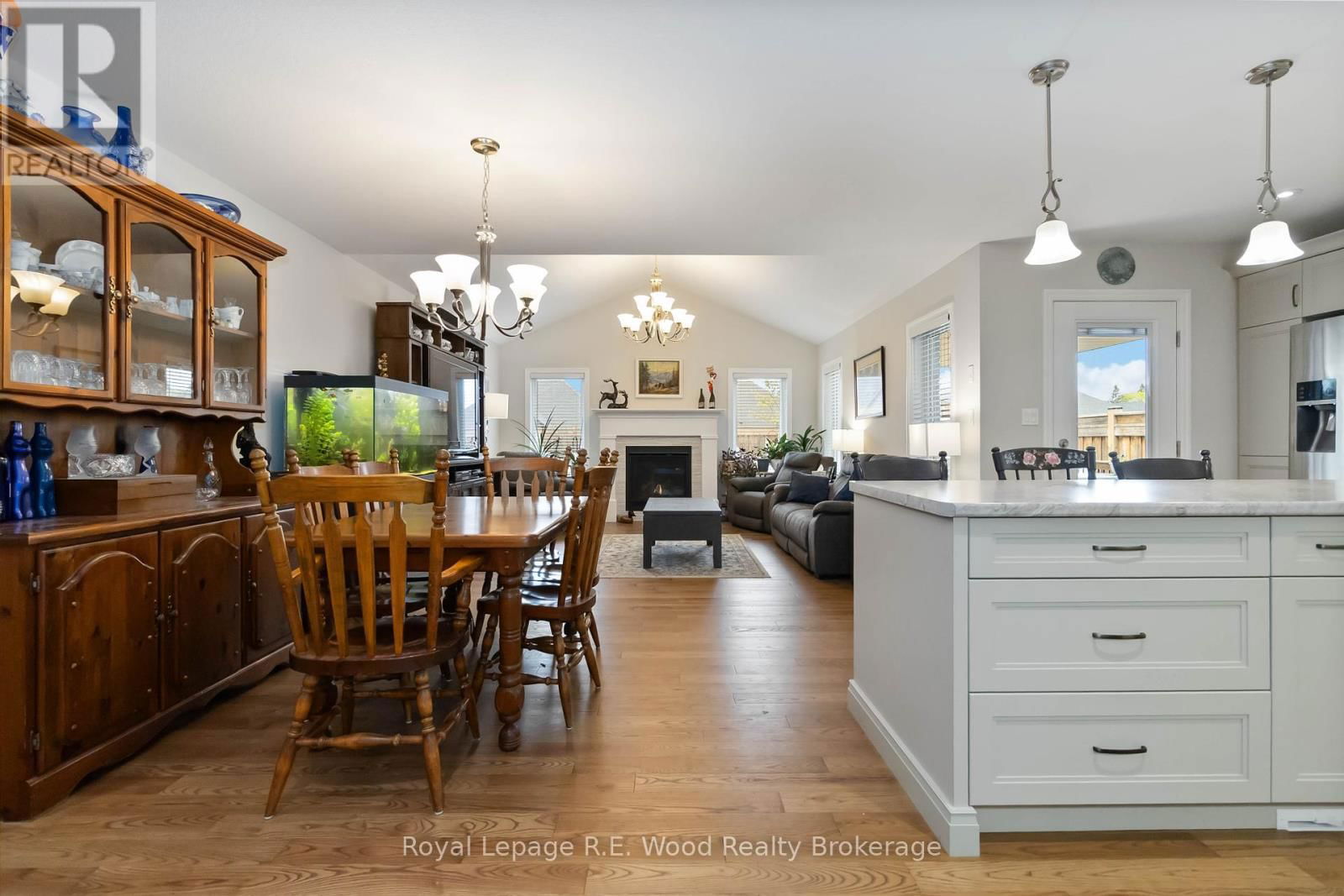 301 WILSON AVENUE Image 7