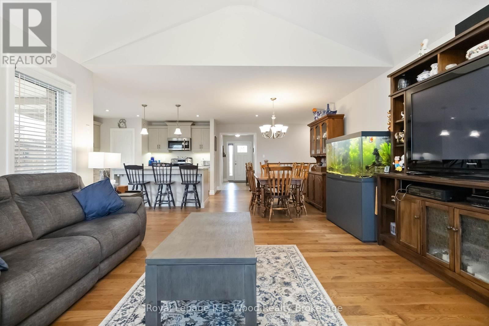 301 WILSON AVENUE Image 9