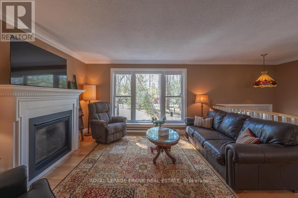 132 SUGARBUSH CRESCENT Image 12