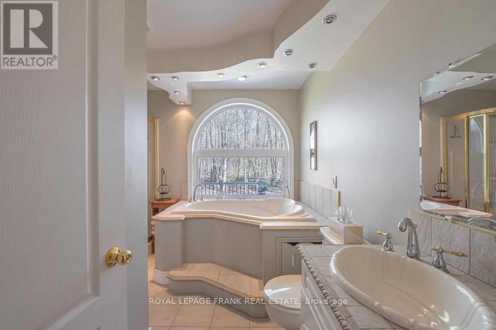 132 SUGARBUSH CRESCENT Image 21