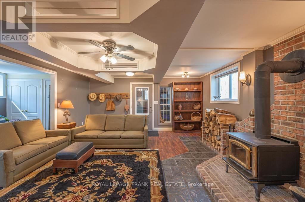 132 SUGARBUSH CRESCENT Image 26