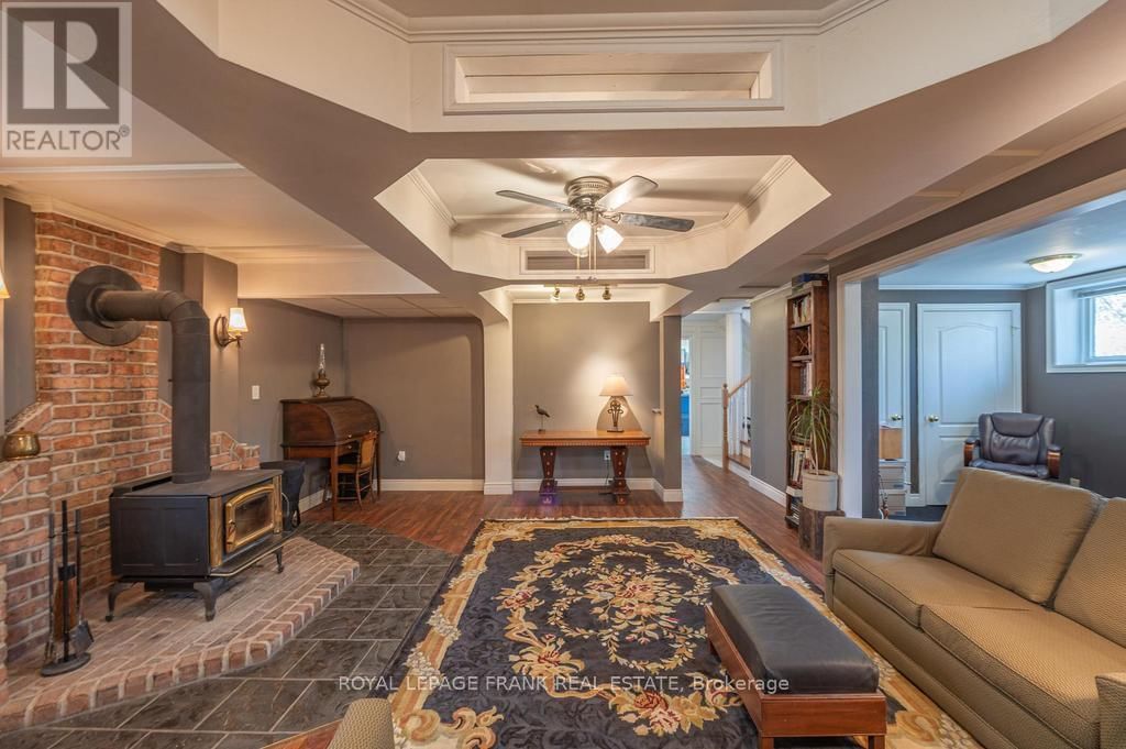 132 SUGARBUSH CRESCENT Image 27