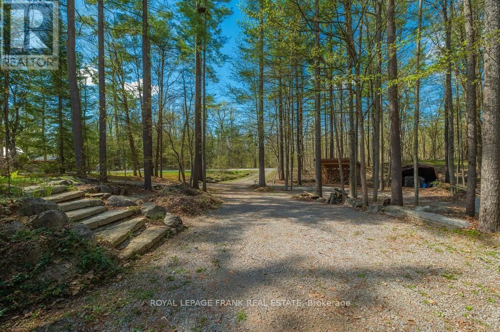 132 SUGARBUSH CRESCENT Image 35