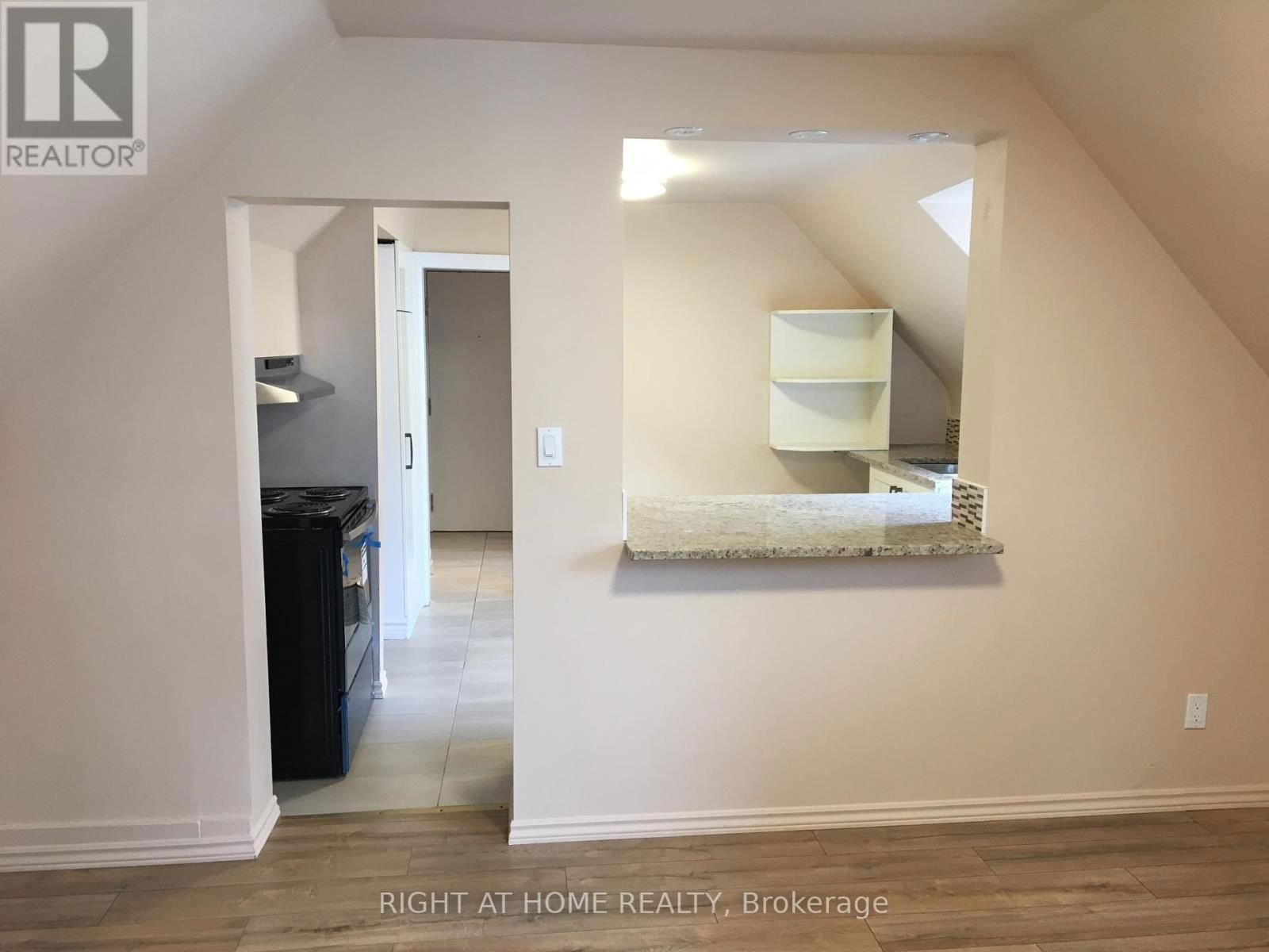 420 BRONSON AVENUE Image 14