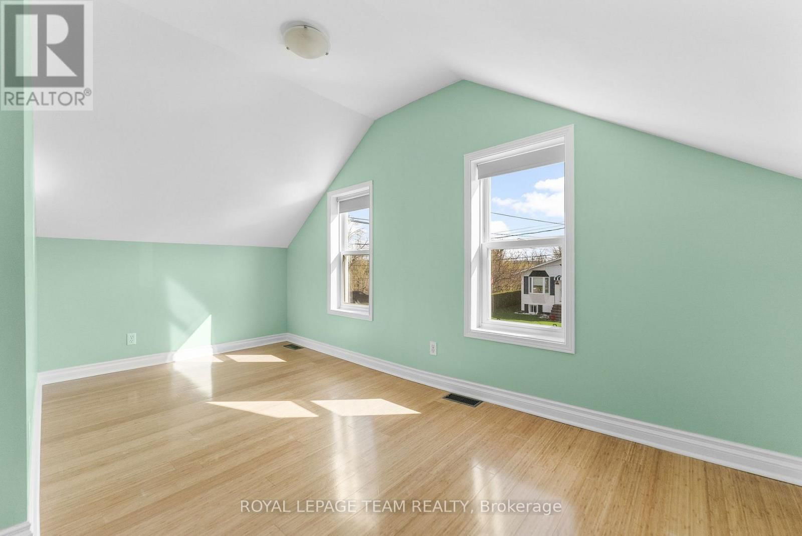 150 FAREWELL STREET Image 9