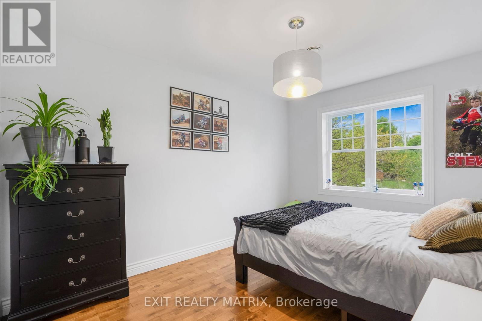 5 - 64 RADSTOCK LANE Image 25
