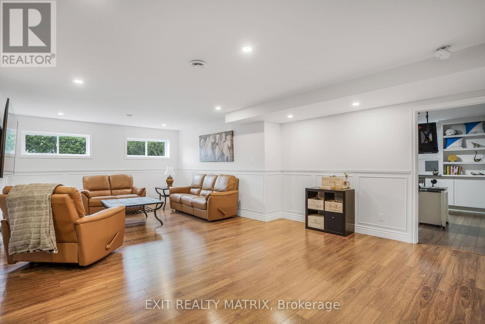 5 - 64 RADSTOCK LANE Image 31