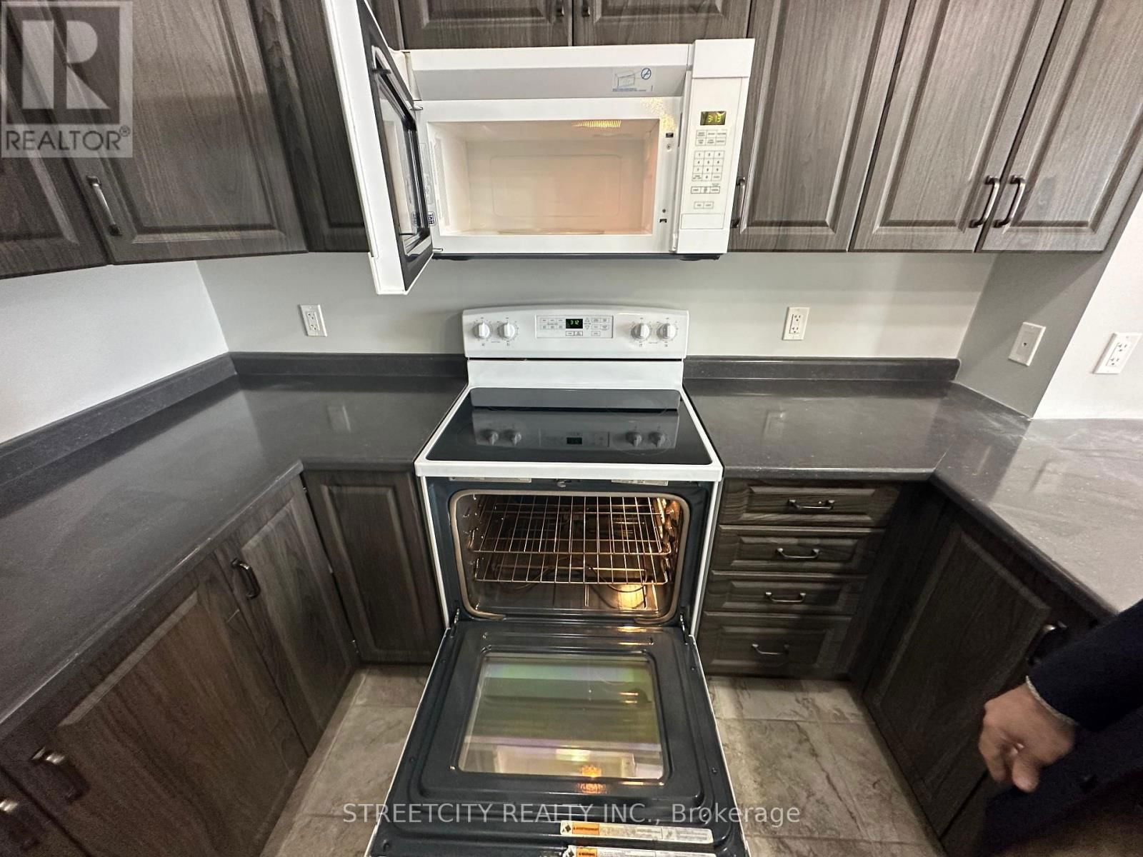 307 - 263 BUTLER STREET Image 6