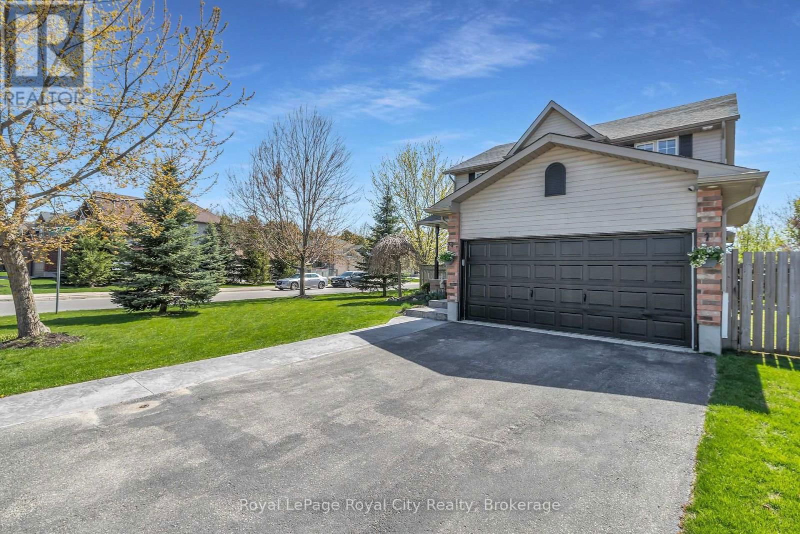 528 BLACK STREET Image 4