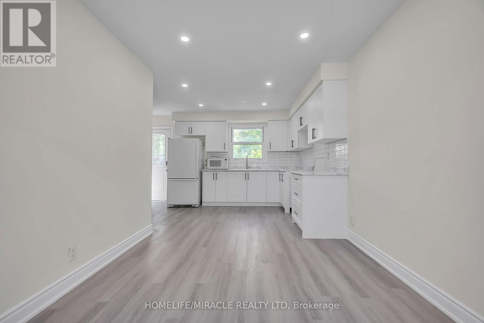 35 BRIDGE STREET WEST Image 11