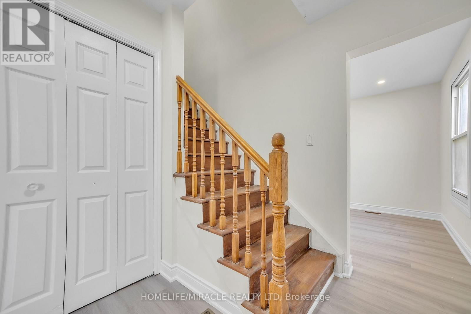 35 BRIDGE STREET WEST Image 9