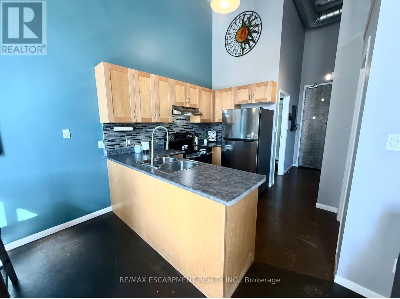 406 - 11 REBECCA STREET Image 6