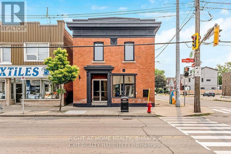 Main - 262 OTTAWA STREET NORTH Image 1