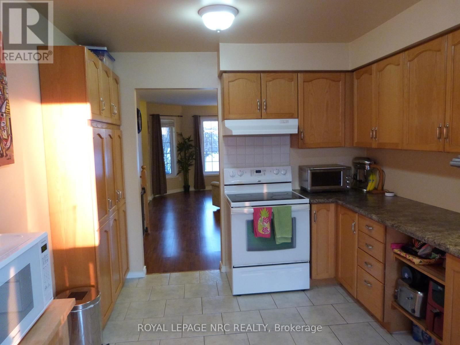 175 ST.LAWRENCE DRIVE WEST Image 9