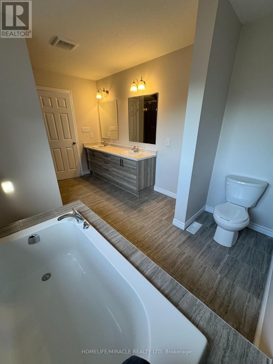 24 SASS CRESCENT Image 17
