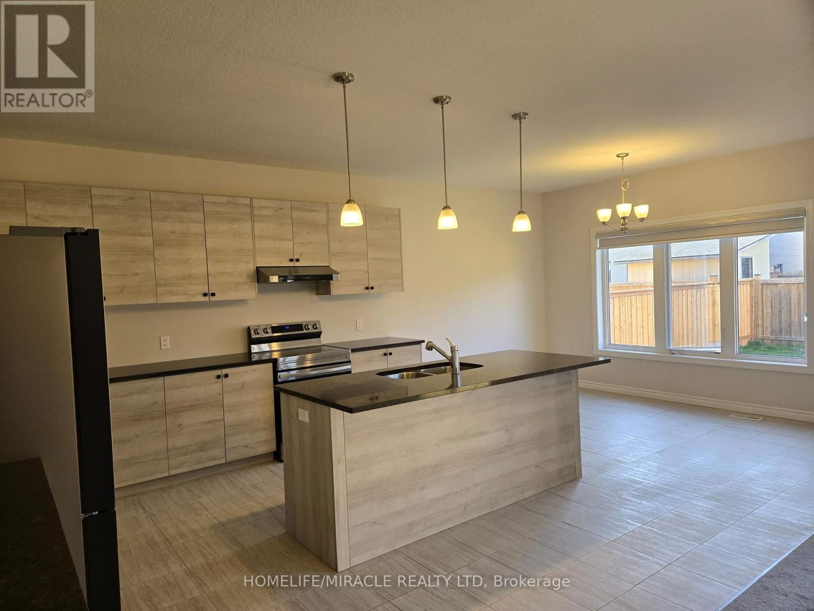 24 SASS CRESCENT Image 9