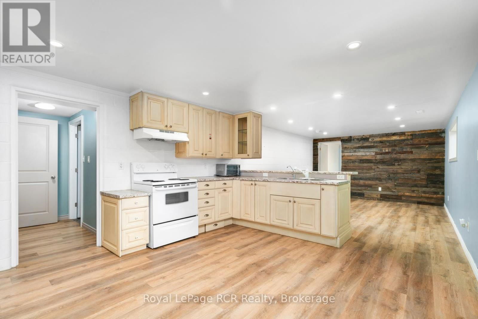 170 7TH STREET Image 22
