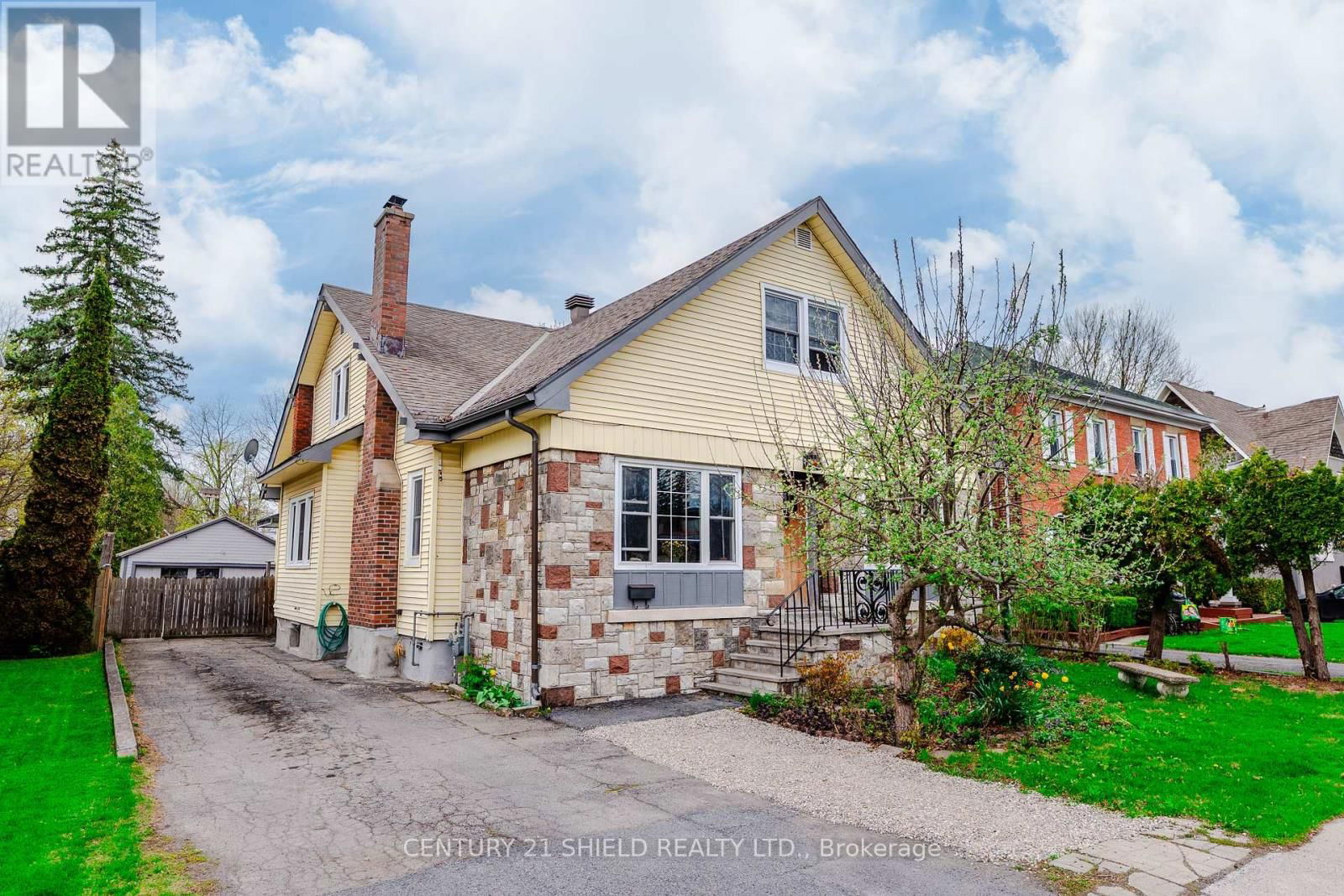 114 GLOUCESTER STREET NORTH Image 1