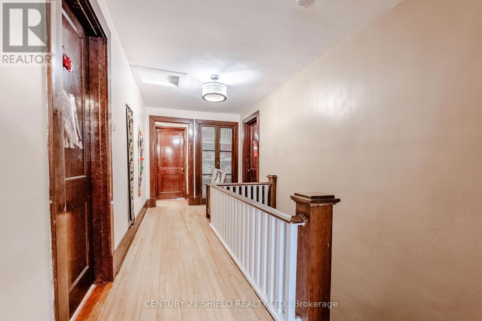 114 GLOUCESTER STREET NORTH Image 17